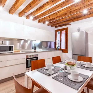 Central Apt Appartement